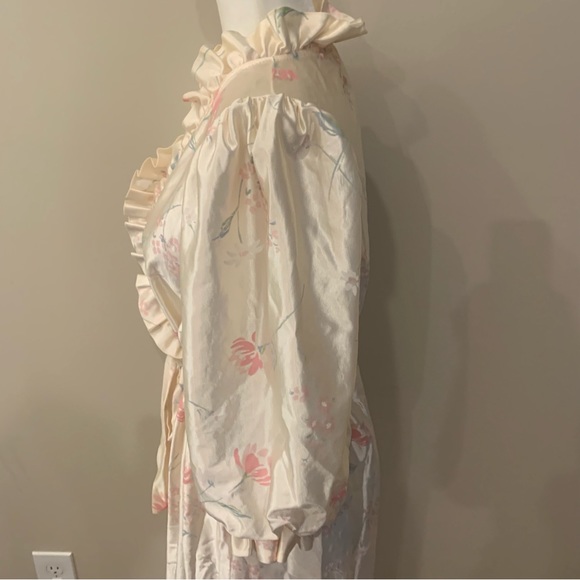 Vintage JC Penney Misses Robe Satin Floral Puff Sleeve Ruffle Trim Robe - Picture 11 of 16